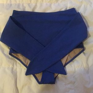 Sold Nwot xs true blue tie front